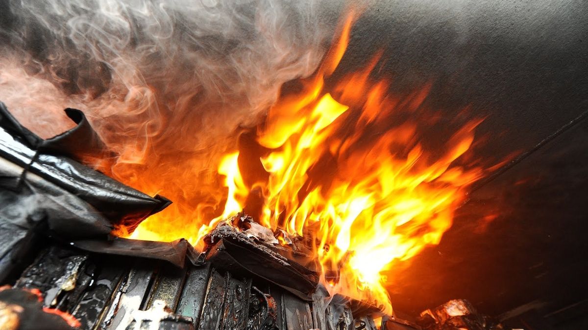 Při požáru rodinného domu v Lanškrouně uhořel člověk